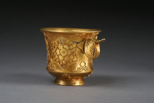 金筐宝钿团花纹金杯