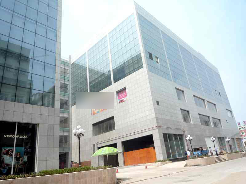  p data-id="gnwtla7u4y">武汉摩尔城位于汉阳区王家湾商圈核心区域