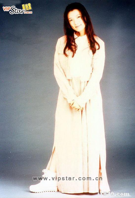  p>赵咏华,1967年5月19日出生于台湾,中国台湾女歌手,影视演员.