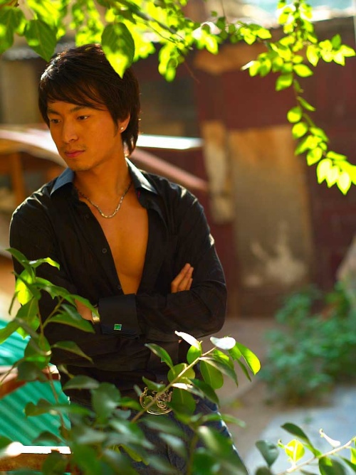  p>杜俊泽,原名杜斌,出生于山东省,中国内地影视男演员,毕业于 a