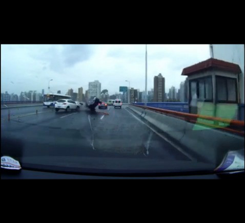 2·27上海南浦大桥交通事故