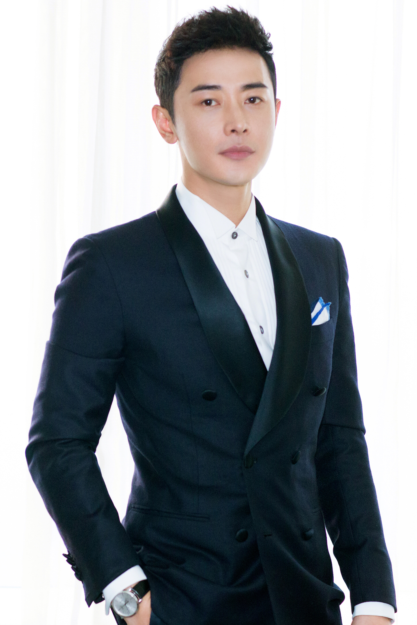 p>罗晋,1981年11月30日出生于江西省宜春市铜鼓县,中国内地影视男演员