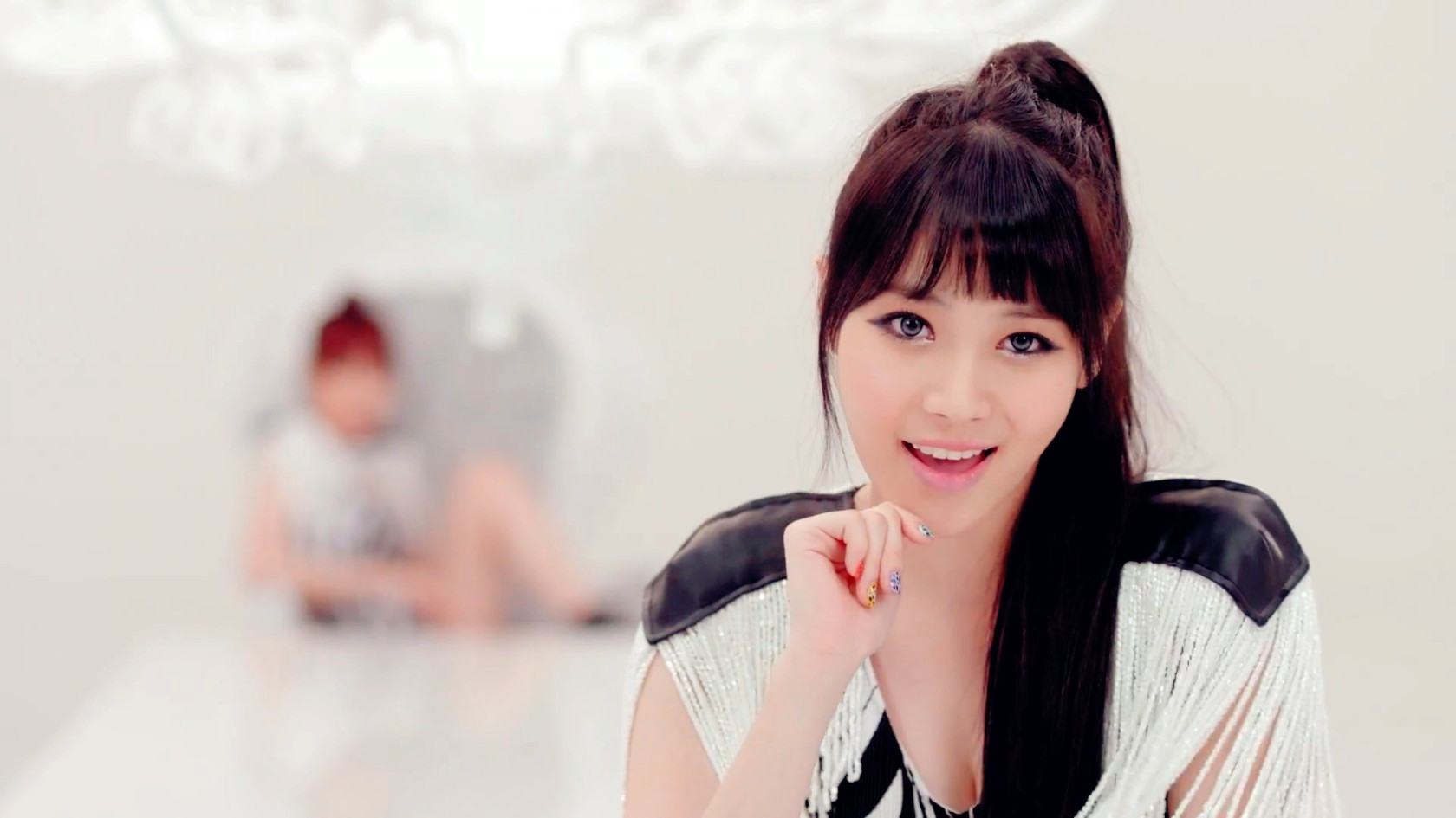  p>金亚荣(yura),1992年11月6日出生于韩国蔚山广域市,韩国女歌手