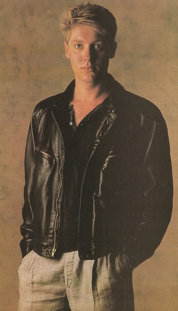  p>詹姆斯·斯派德(james spader),1960年2月7日出生于马萨诸塞州