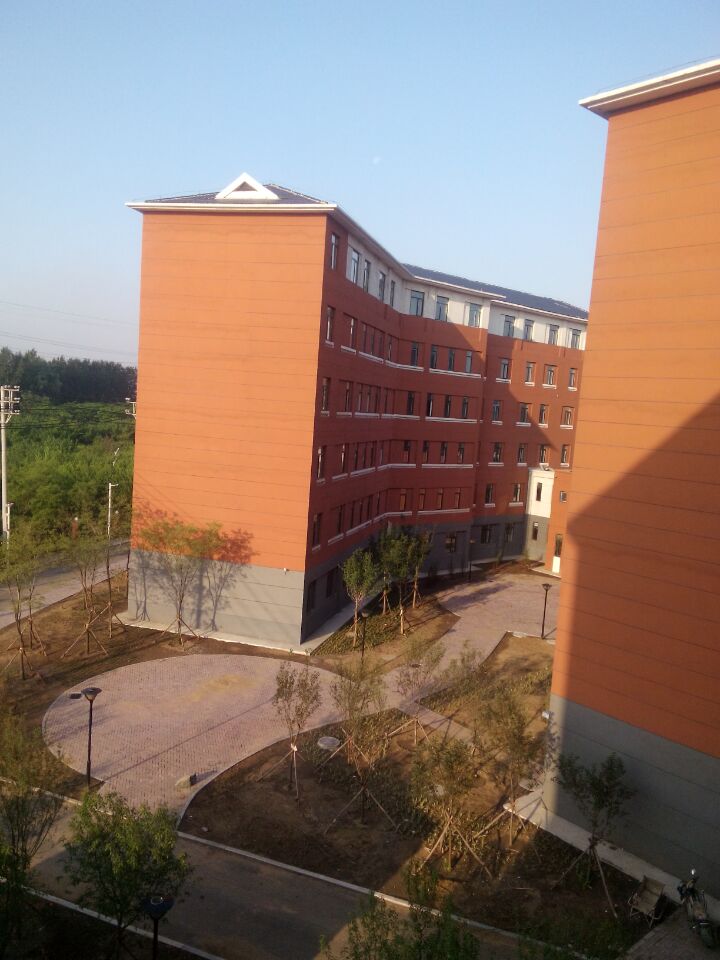  p>海城市腾鳌高级中学是一所历史悠久的全日制普通高中,是一所具有