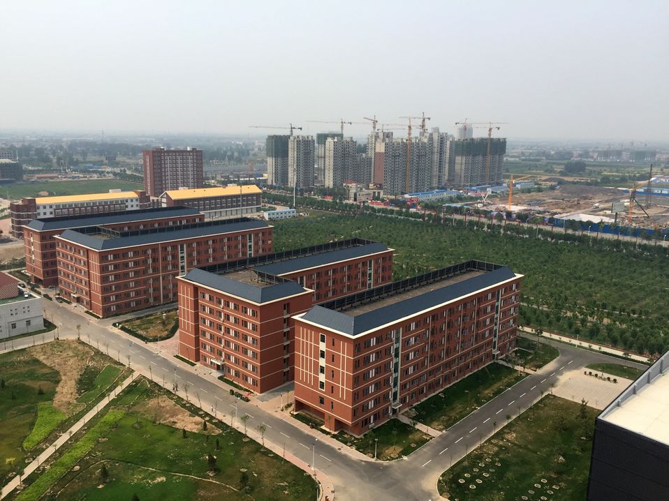 学校始名直隶省立第二中学,1970年定名沧州市第一中学.