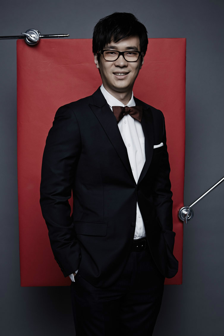  p>唐家三少,本名张威.