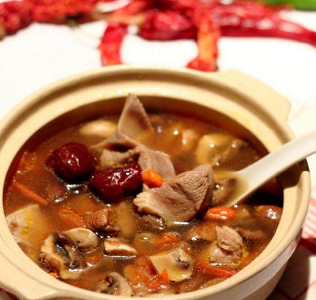 枸杞羊肉煲