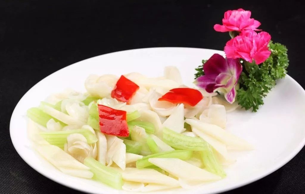  p>淮山炒百合是一道菜品,主料为淮山(山药),鲜百合,胡萝卜. /p>