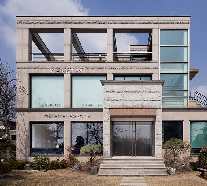 贝浩登在巴黎,香港,纽约,首尔,东京以及上海均设