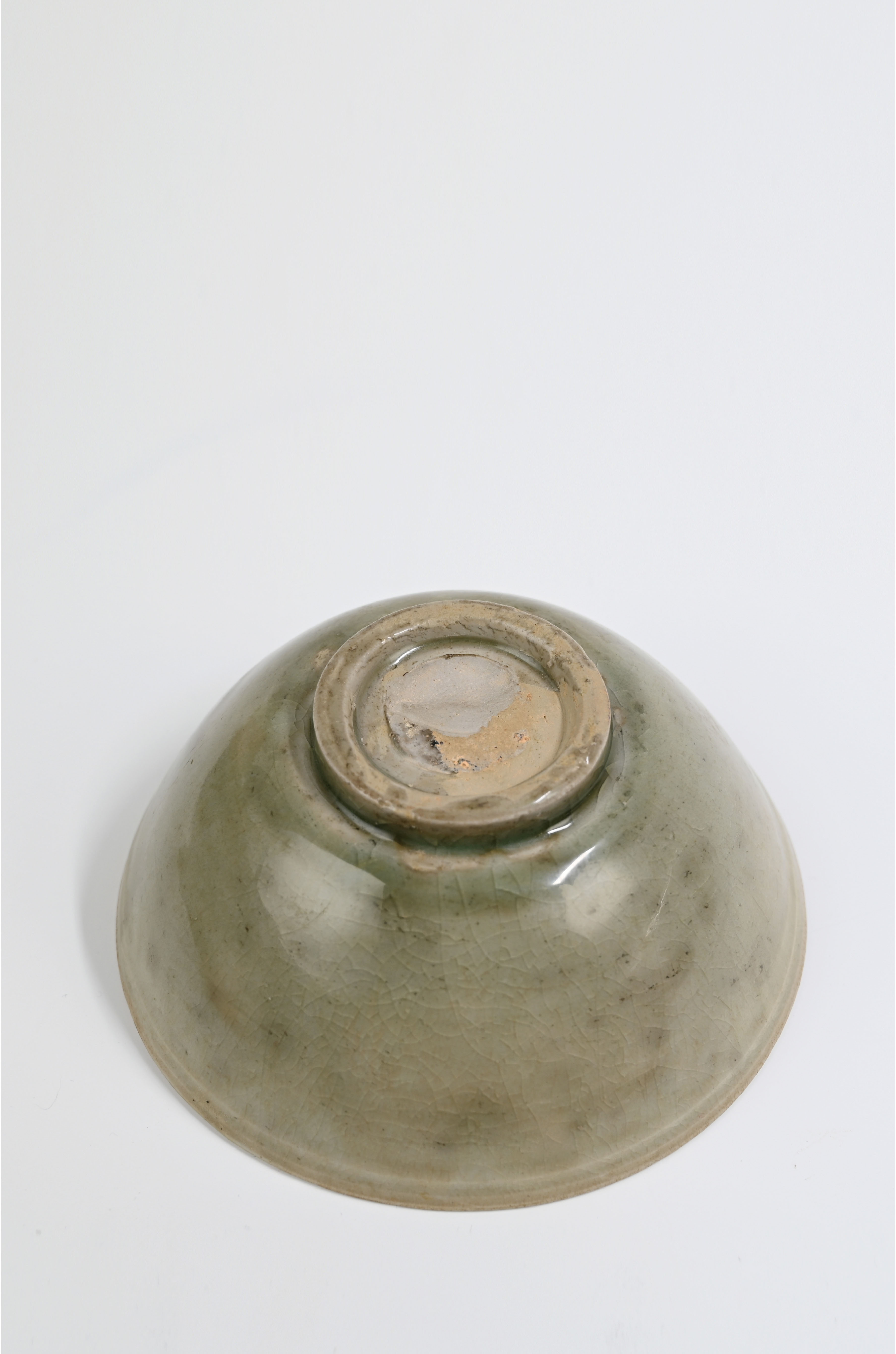 宋代龙泉窑青釉刻花碗