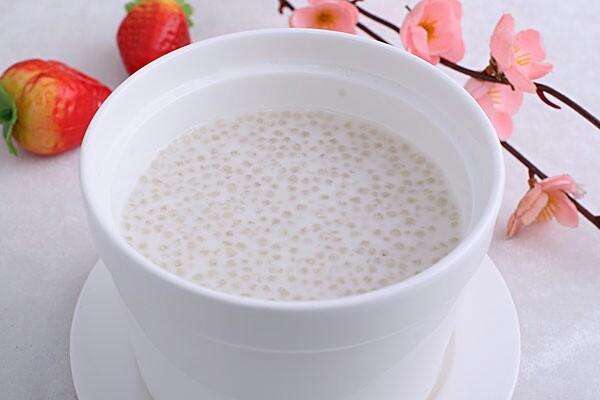  p>椰汁 a href="#" data-lemmaid="3810766">西米露 /a>是用 a href=