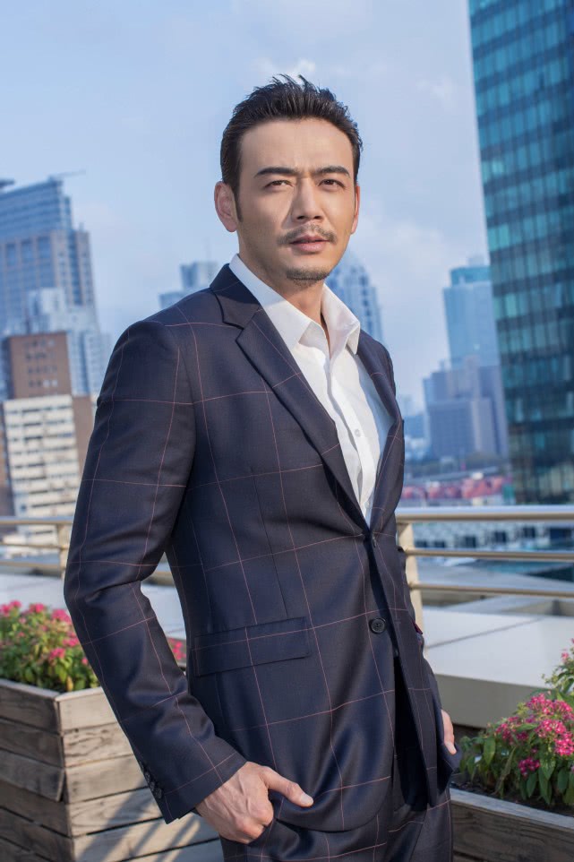 被观众排斥说油腻之后，杨硕的教育方式再度引发吐槽_百科TA说