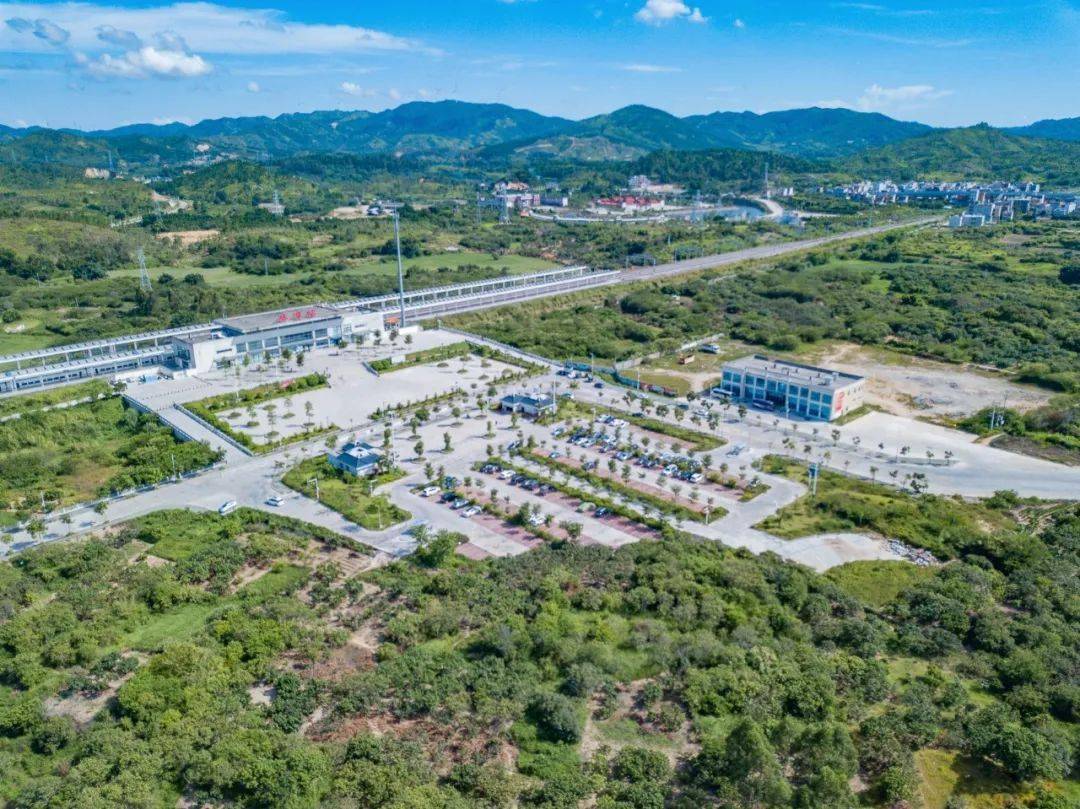  p>葵潭镇,隶属于广东省揭阳市 a target="_blank" href="/item/惠来