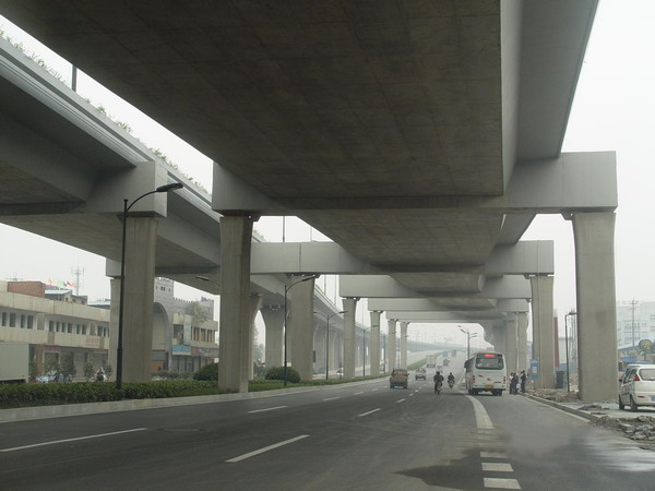 杭州市的一条东西向城市快速路,全线由德胜快速路高架桥和文一路隧道