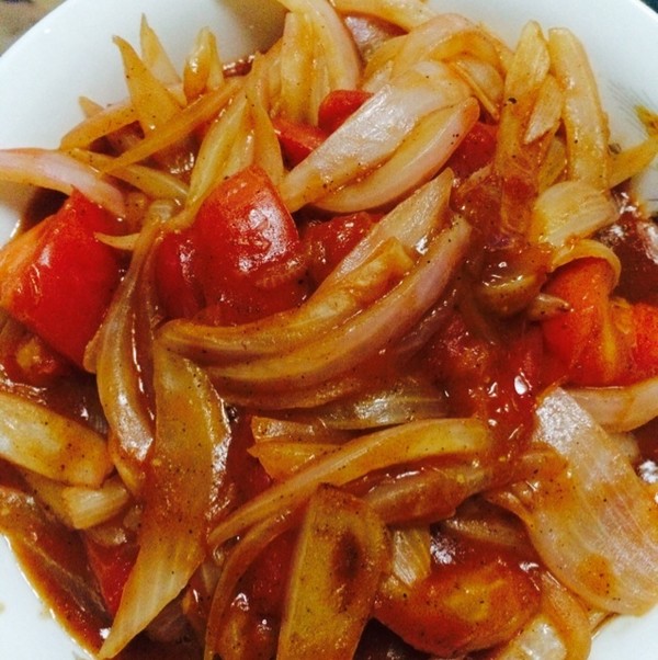 >辣炒洋葱是一道以洋葱,油辣子为主料,盐,生抽等为配料制作而成的美食