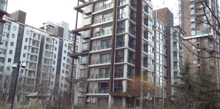  p data-id="gnb5lgskvi">格调春天花园位于天津市南开广开街,由天津