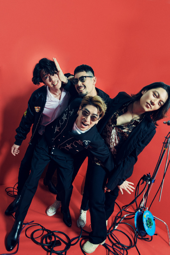 日本爱贝克思旗下的摇滚乐队,由主唱yu,吉他手choji,贝斯手kenji