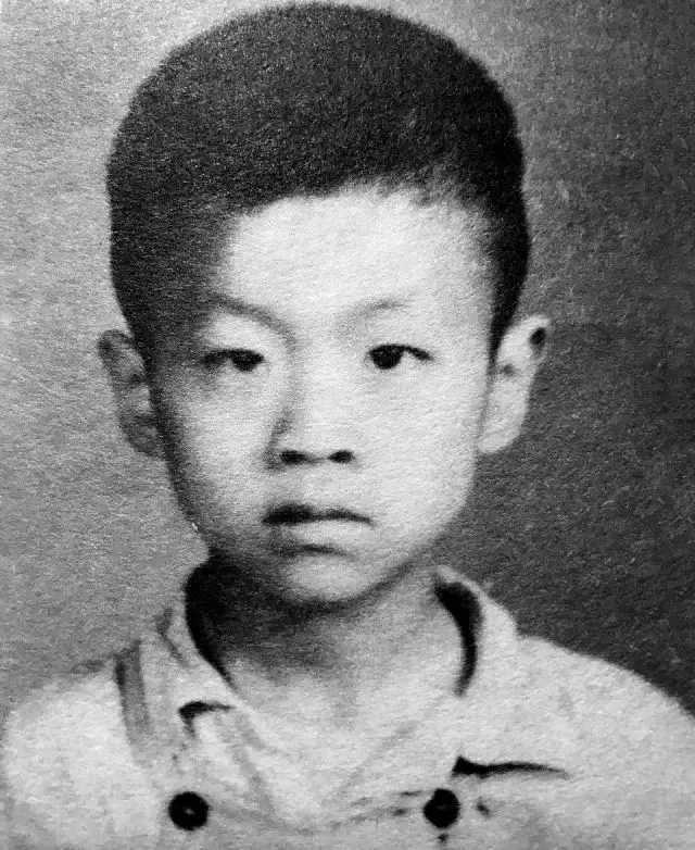 生前寂寞，死后爆红，写性小说屡次遭拒，非著名作家王小波怎么了_百科TA说