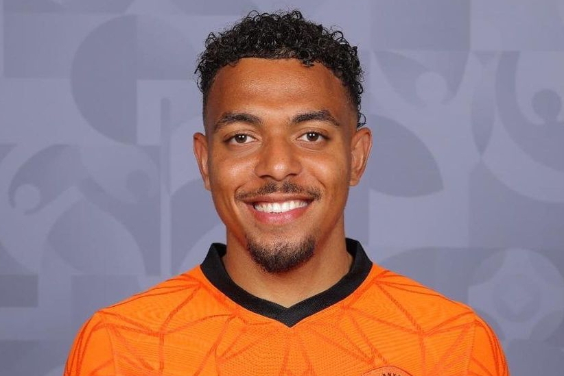  p>唐耶尔·马伦(donyell malen),1999年1月19日出生于荷兰,荷兰男子