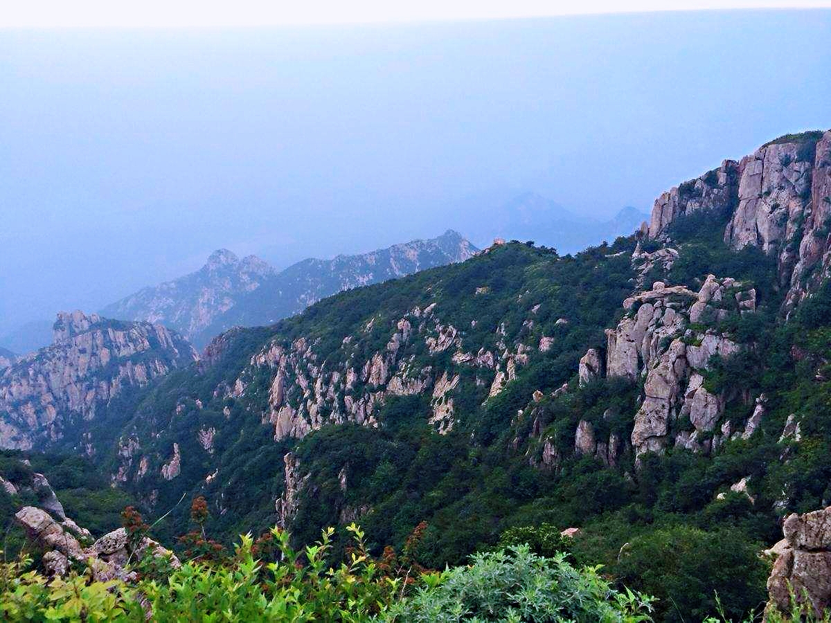 一览众山小 五岳独尊的气势尽在这首诗中 百科ta说