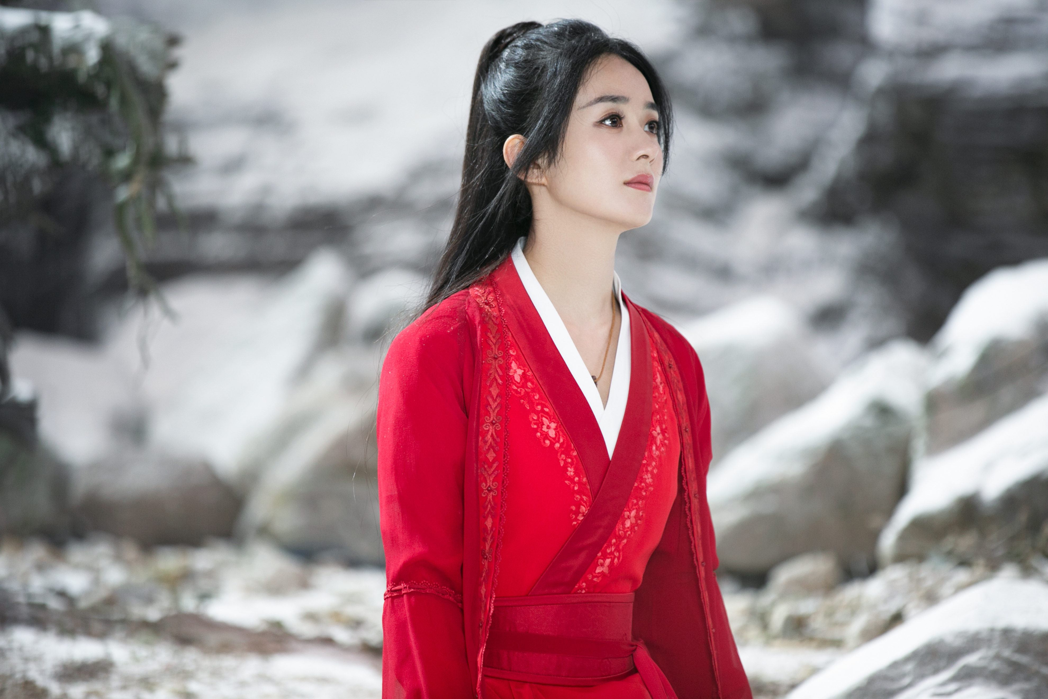  p>赵丽颖,1987年10月16日出生于河北省廊坊市,中国内地影视女演员.