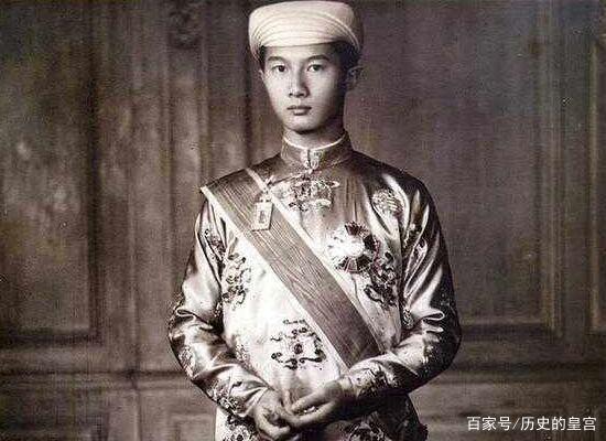 (nguy   n phúc b   o long,1936年1月4日—2007年7月28日),是越南 a