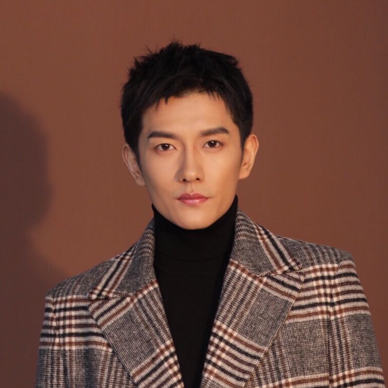  p data-id="szzoyb96ktmx">黄涛,1992年6月26日出生,中国内地演员