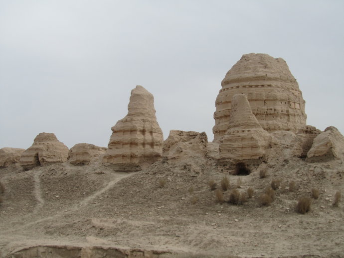  p data-id="go0aaoqbru">东千佛洞石窟位于甘肃省瓜州县城东南约70