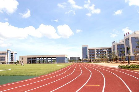  p>临高县第二中学(简称"临高二中")创办于1979年9月,现占地 a target