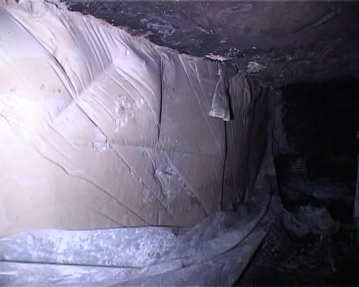 在下向回采的充填采矿法采场