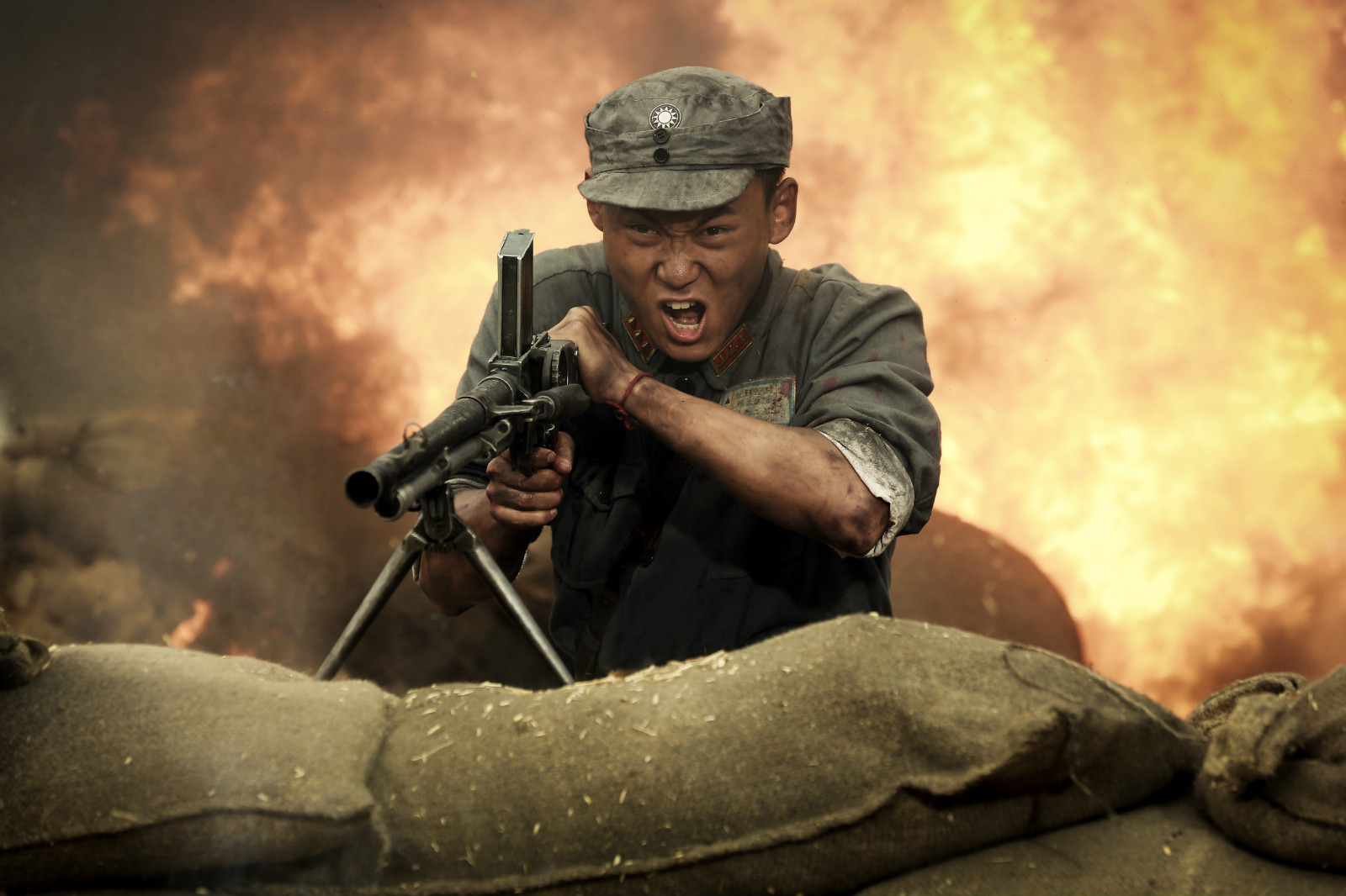 西华,1987年6月4日出生于贵州一个军人家庭,2008年毕业于上海电影学院