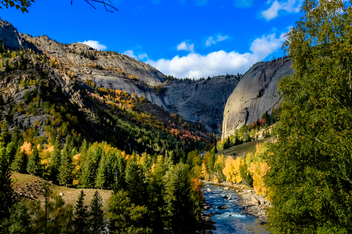 额尔齐斯大峡谷
