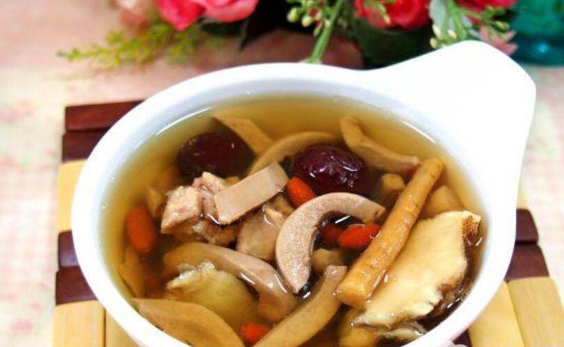  p>当归炖猪腰子的功效是养血益气,补肾养心.