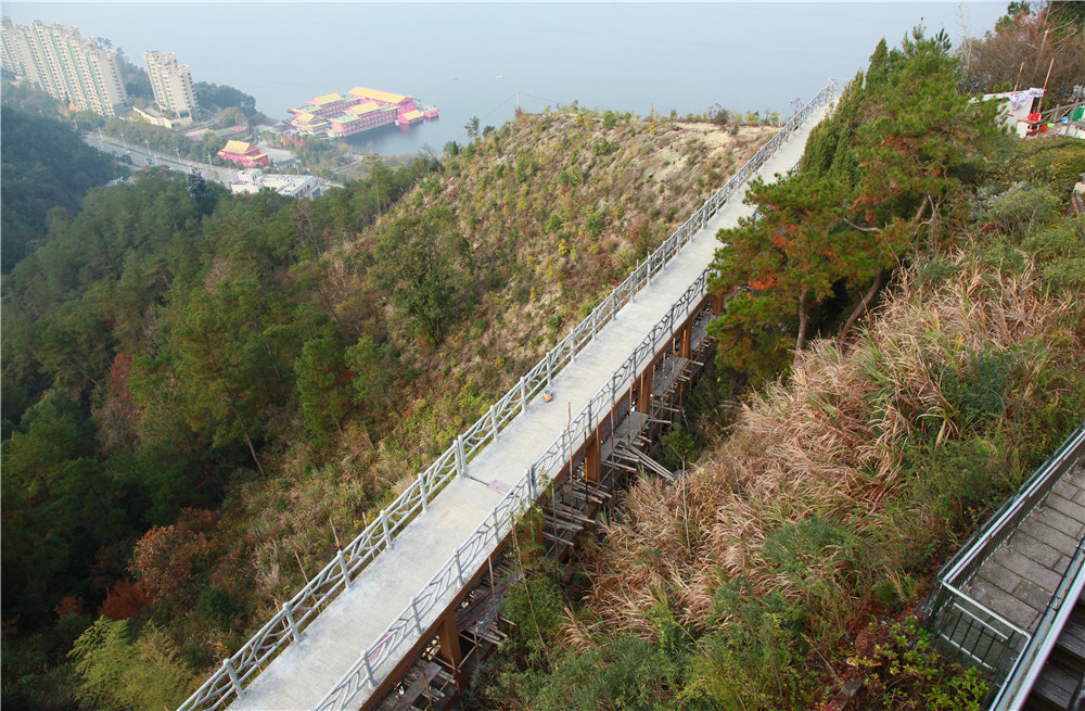 步道是中国第一个符合国家标准的登山健身步道,位于浙江省宁波市 a