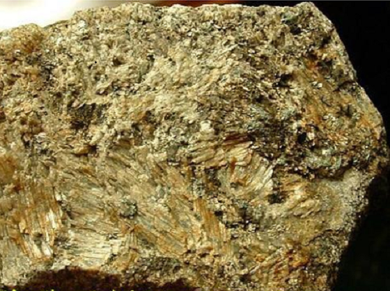  p>珍珠云母,是一种二八面体钙质 a href="#" data-lemmaid="5232845"