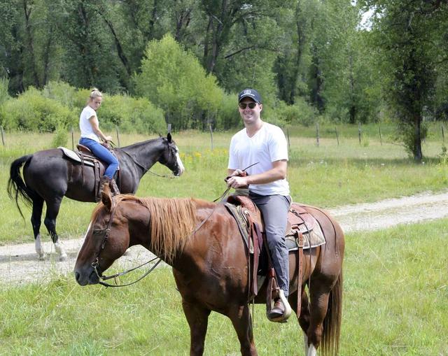  /p> p>2014年8月16日凌晨3点,因跳水事故在美国马萨诸塞州楠