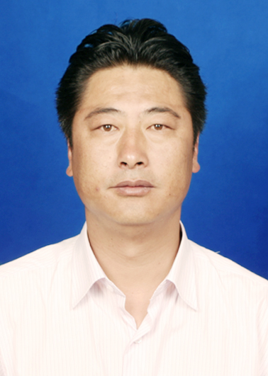 生于1971年10月,四川 a target="_blank" href="/item/稻城县/51136