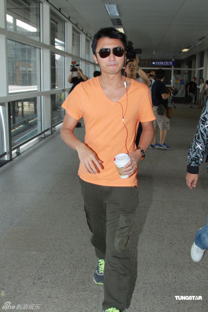 祖籍广东 a target="_blank" href="/item/番禺">番禺 /a>,华语男歌手