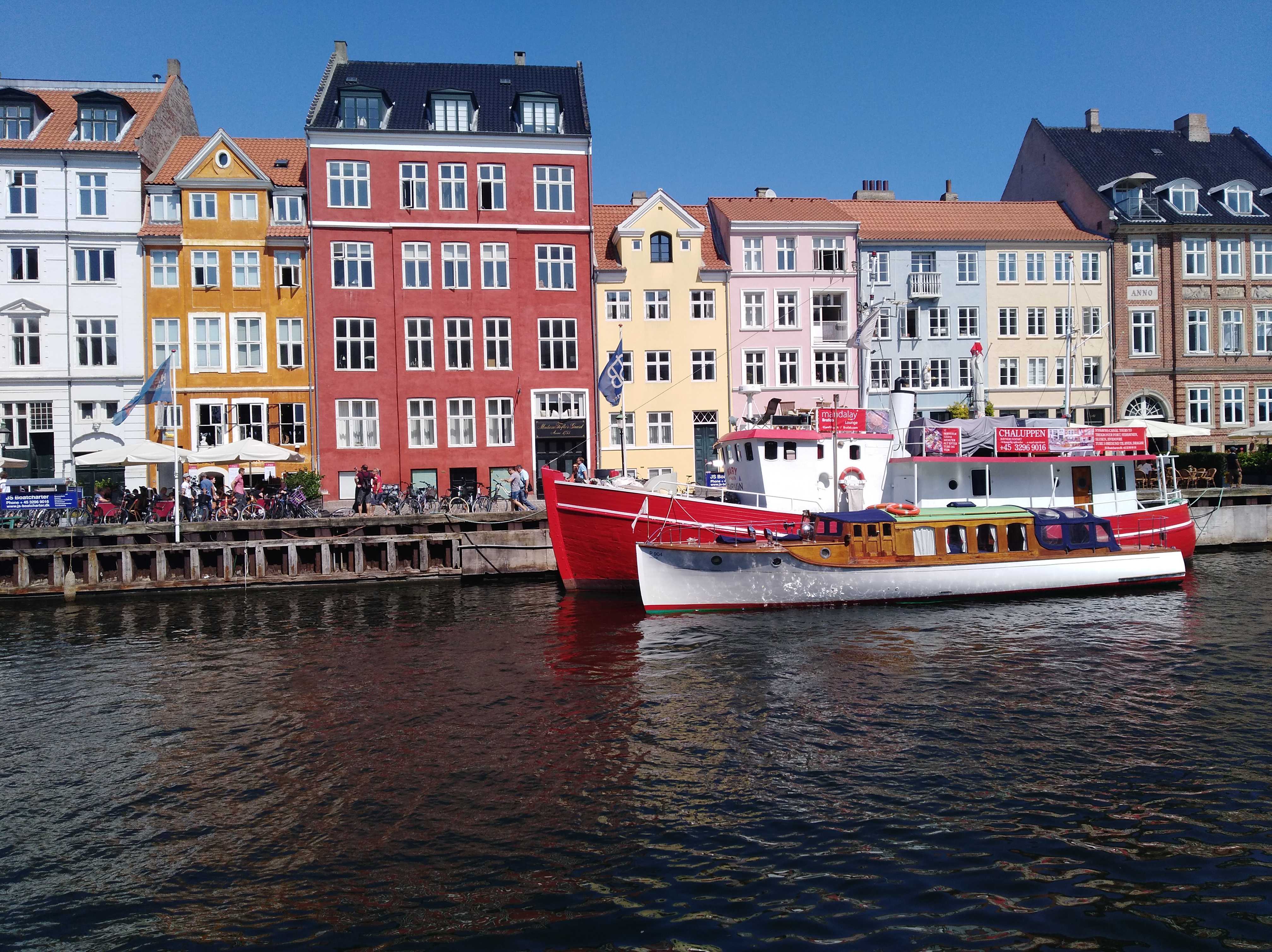  p data-id="gnwwzkzgn0">丹麦-新港是一条人工运河,建于1669年至1673