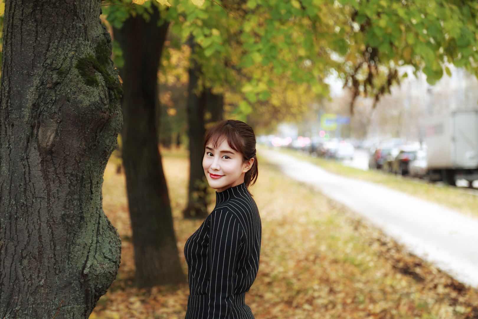  p>胡潇悦 i>(原名:胡雯月) /i>,出生于江苏