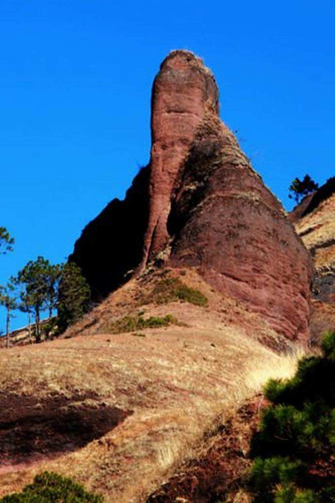  p data-id="uc3d7f1gi6bk">公母山又名连理山,莲花山,位于县城西南5