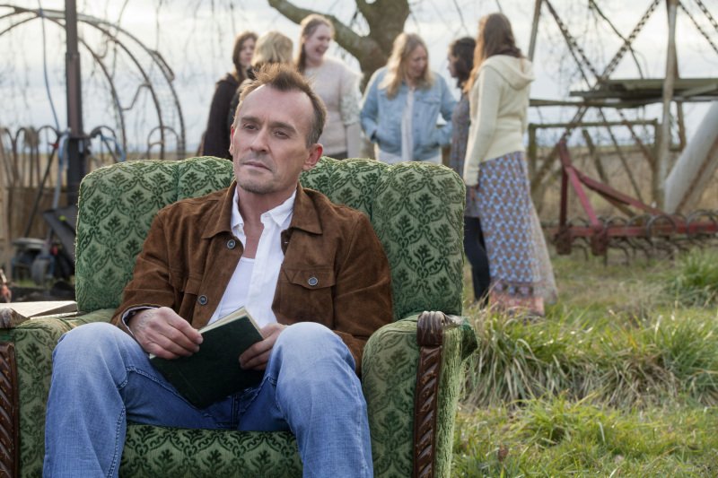  p>罗伯特·克耐普( i>robert knepper /i>),1959年7月8日生于俄亥俄