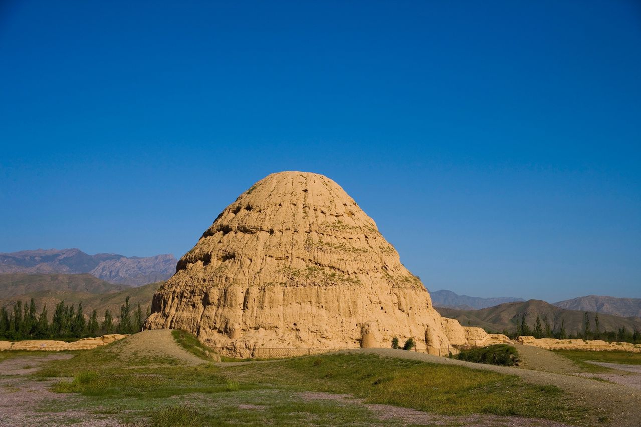  p>西夏王陵又称西夏帝陵,西夏皇陵,是 a target="_blank" href="