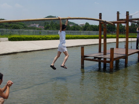  p>广州笑翻天乐园属于省级重点旅游 a href="#" data-lemmaid="