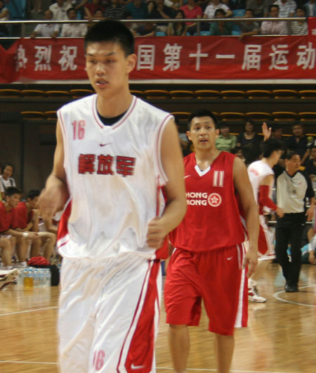  p>许钟豪,1990年11月30日出生于广西南宁,中国职业篮球运动员,司职 a