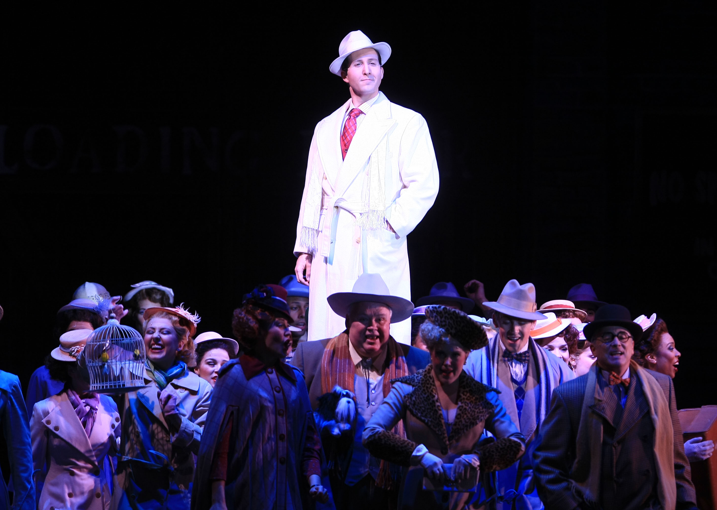 ="gnbtagv5r3">纽约百老汇剧院,前身是"大都会演奏厅",位于美国纽约市