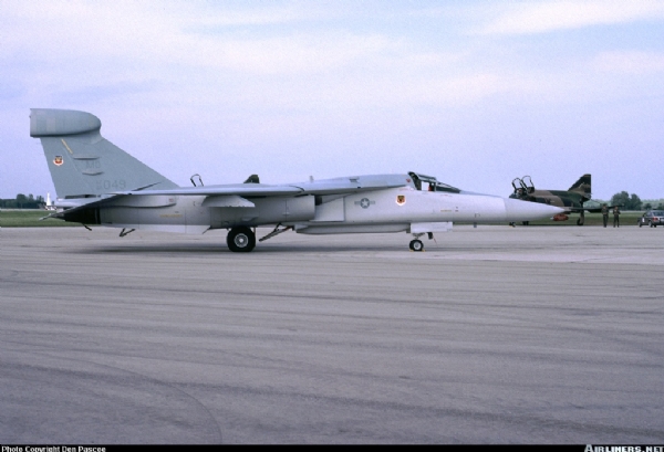 ef-111a电子战飞机