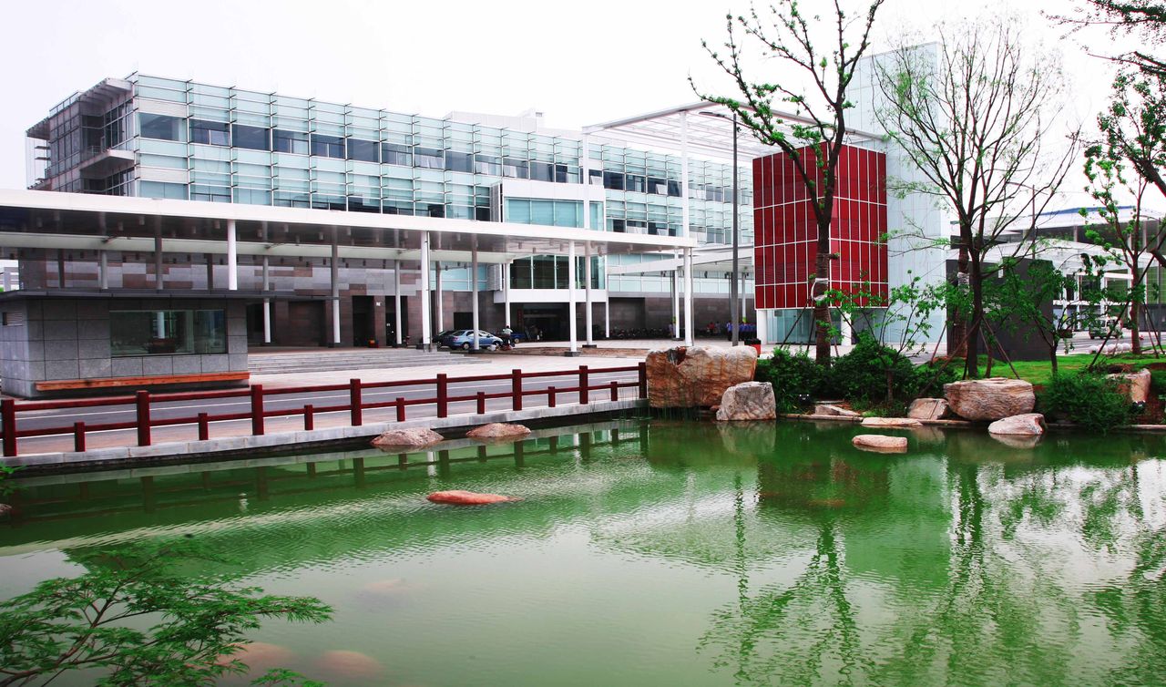  p>马鞍山市图书馆位于马鞍山市太白大道2006号,简称 a href="#" data