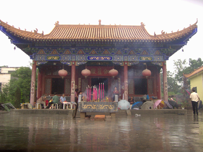  p data-id="gnvhtqnxv0">大佛寺,位于河南省郑州市西流湖畔,原占地百